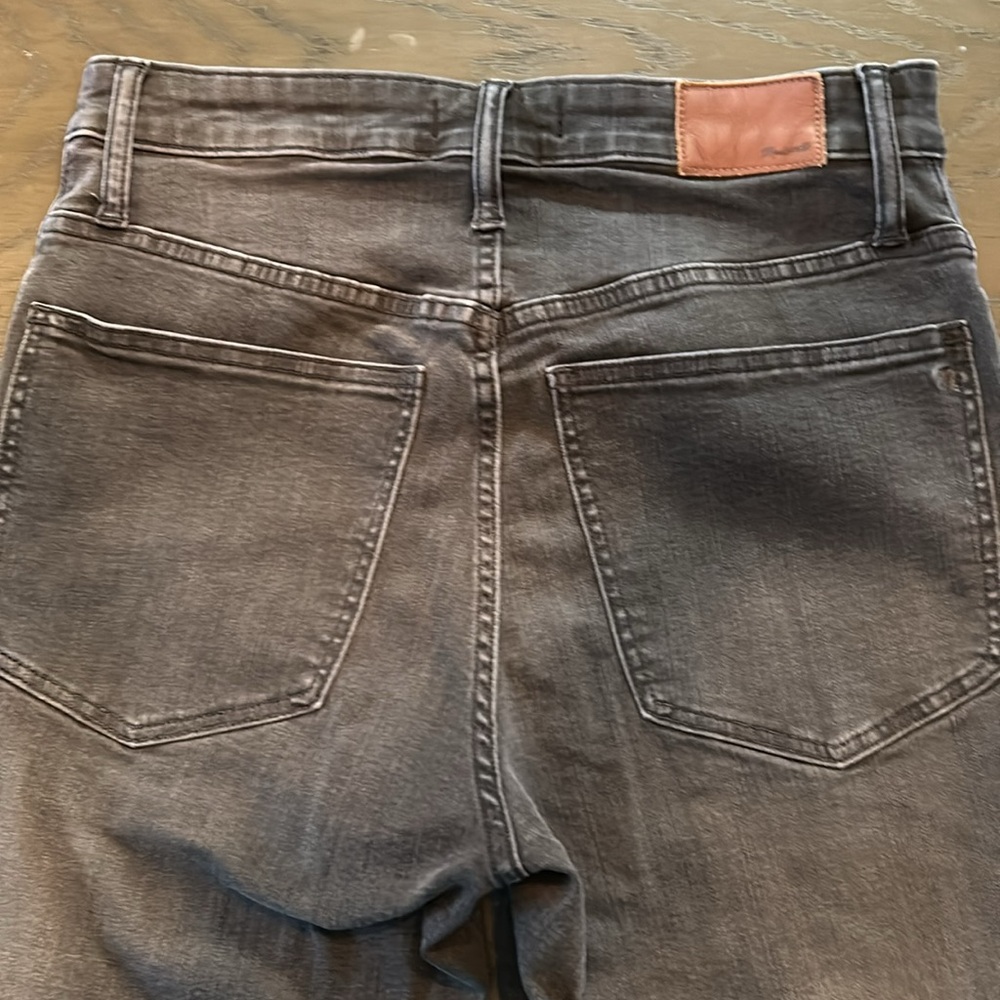 Madewell Curvy High Rise Skinny Jeans 5 Pockets Black Button & Studs. Ripped - Picture 8 of 9
